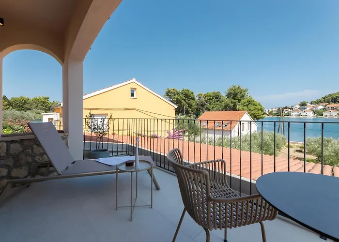 Couette-café Lanterna 4*